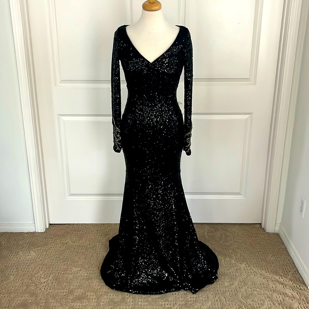 Theia Black Long Sleeve Sequined Formal Gown Size 2